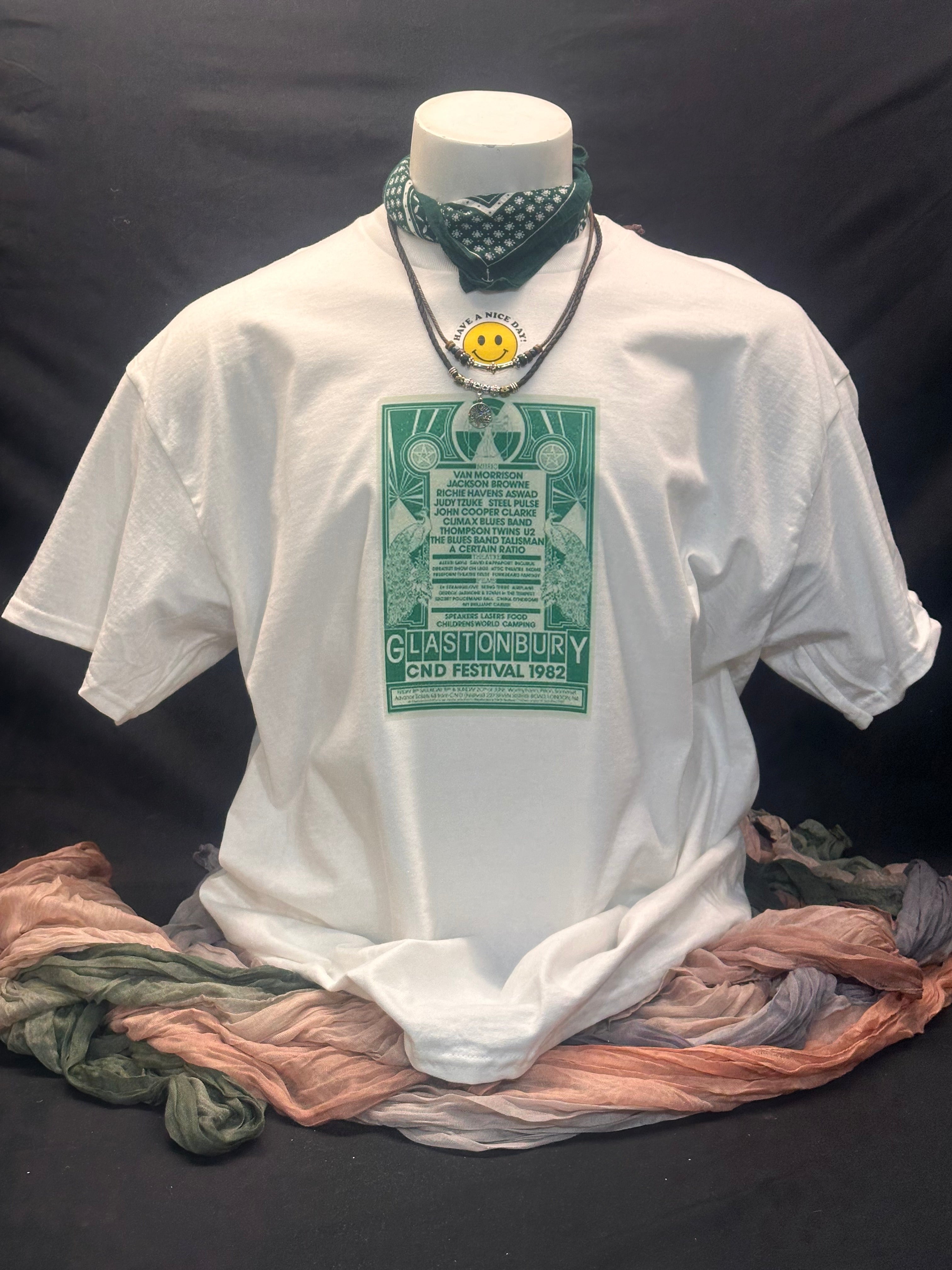 Glastonbury 1982 Vintage Themed Motif T-shirt