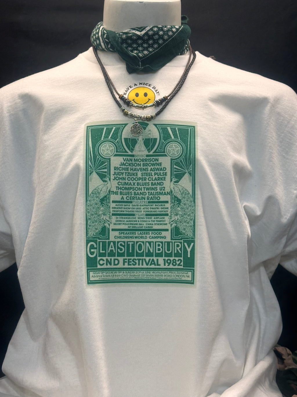 Glastonbury 1982 Vintage Themed Motif T-shirt