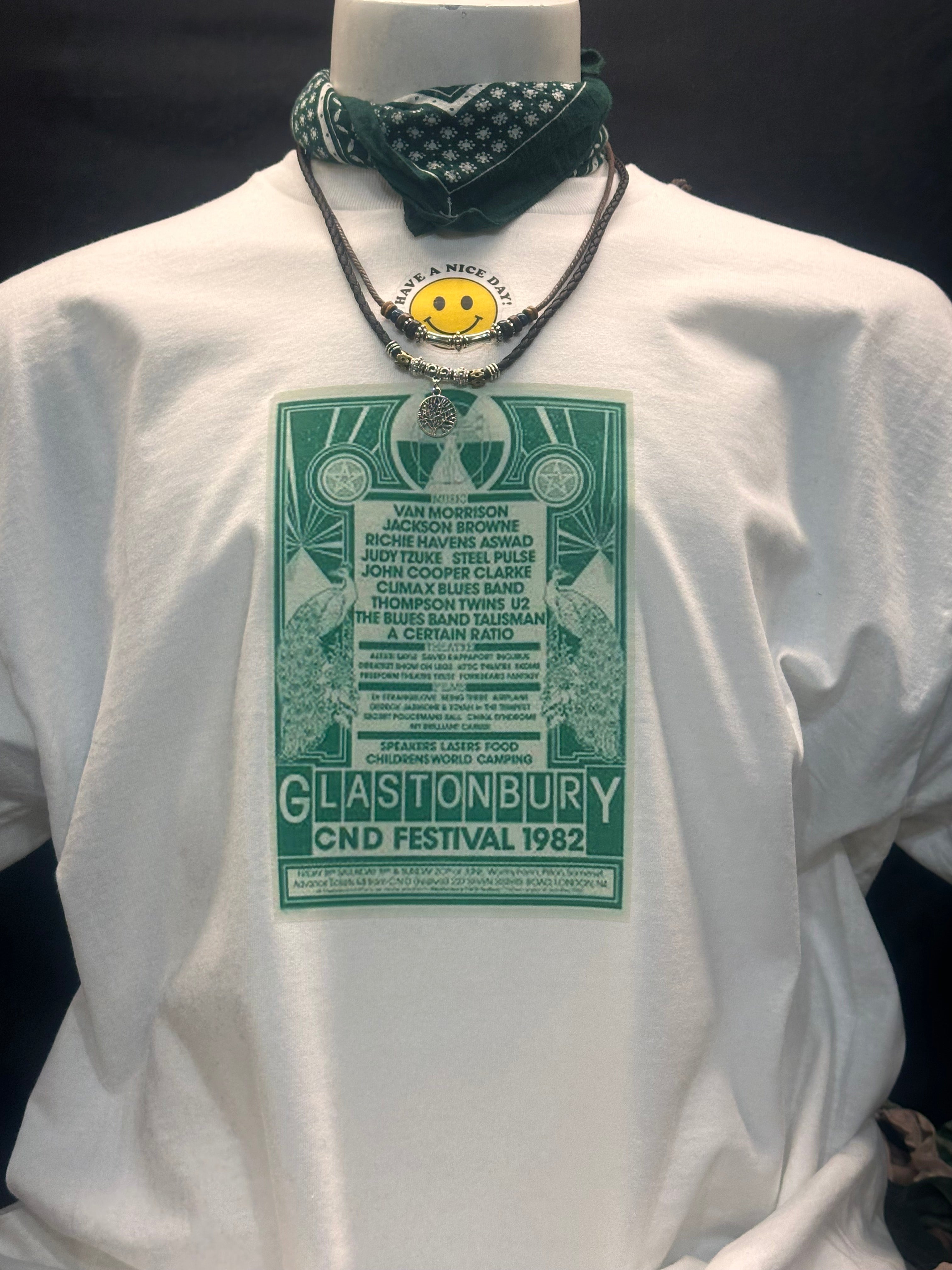 Glastonbury 1982 Vintage Themed Motif T-shirt