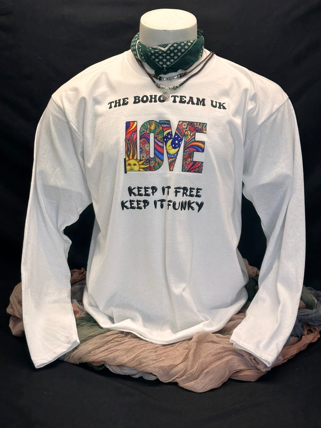 Vintage Love themed T-shirt. Cool and Desirable