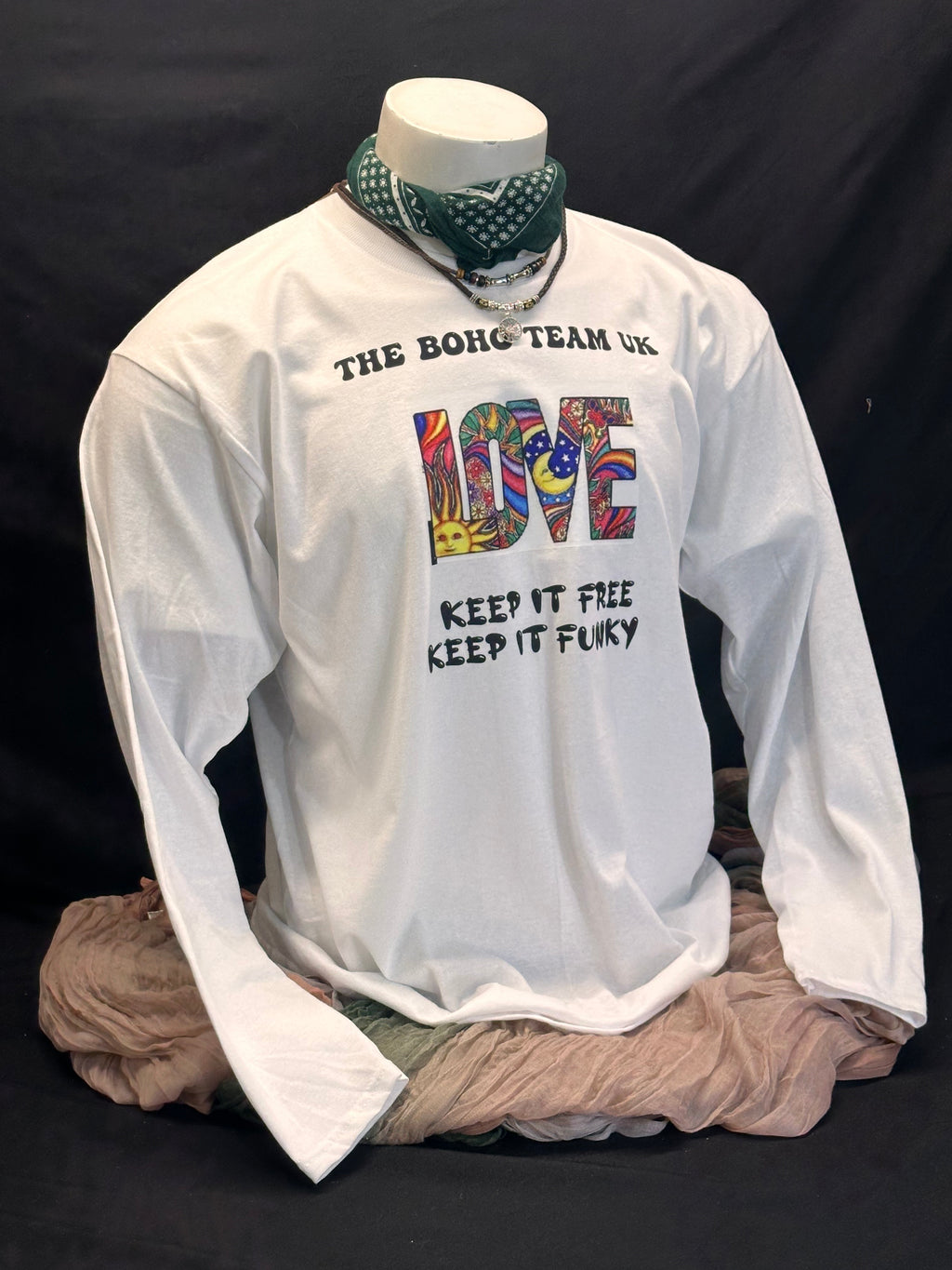 Vintage Love themed T-shirt. Cool and Desirable