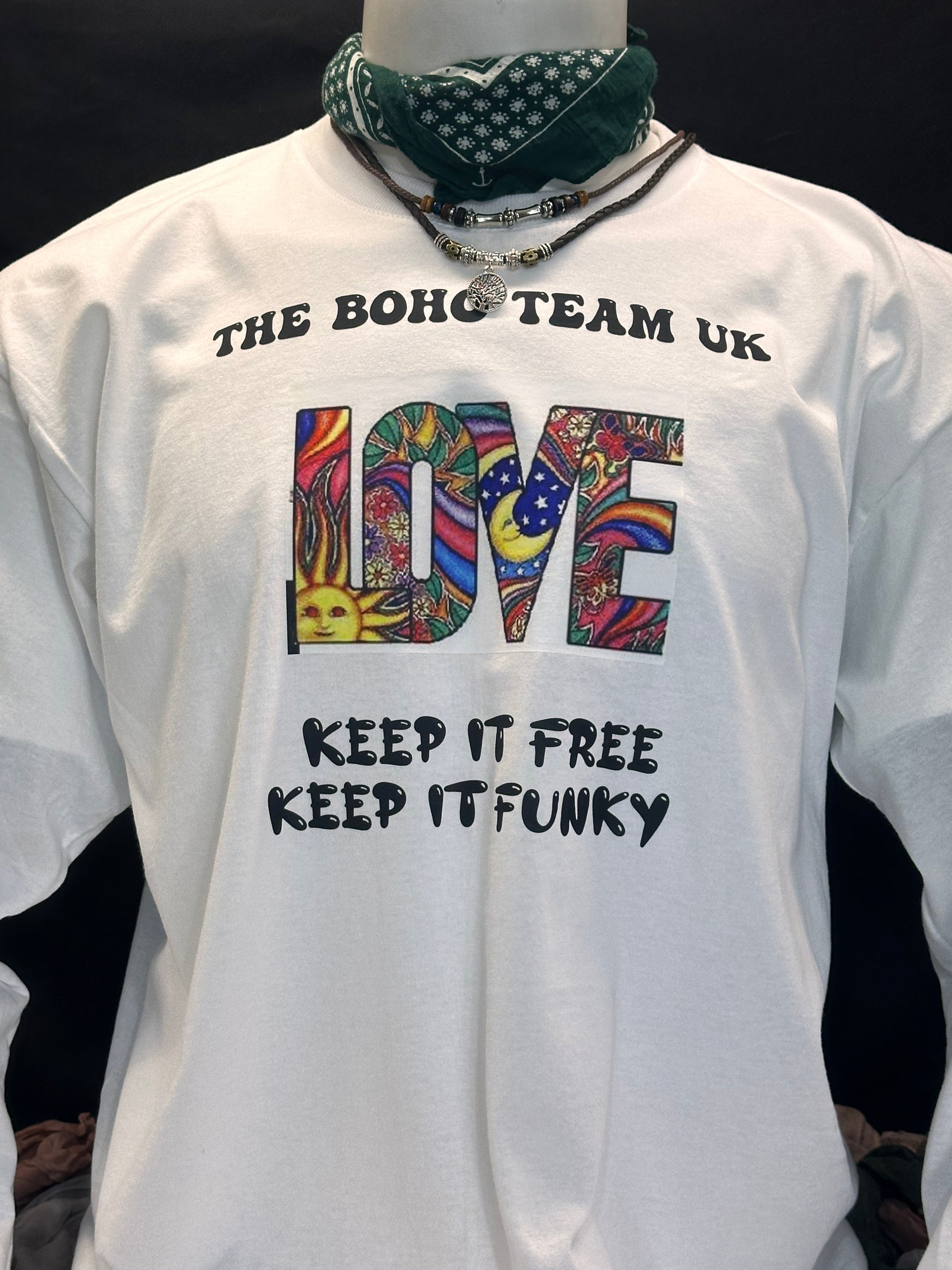 Vintage Love themed T-shirt. Cool and Desirable