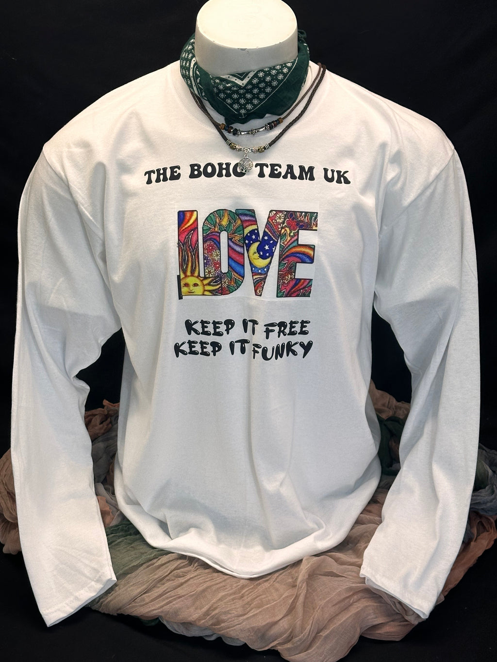 Vintage Love themed T-shirt. Cool and Desirable